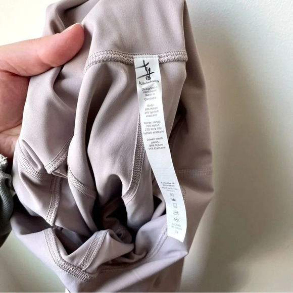 Lululemon Wunder Under Crop II *Roll Down Scallop Full-On Luxtreme 24" Pink - Picture 8 of 10